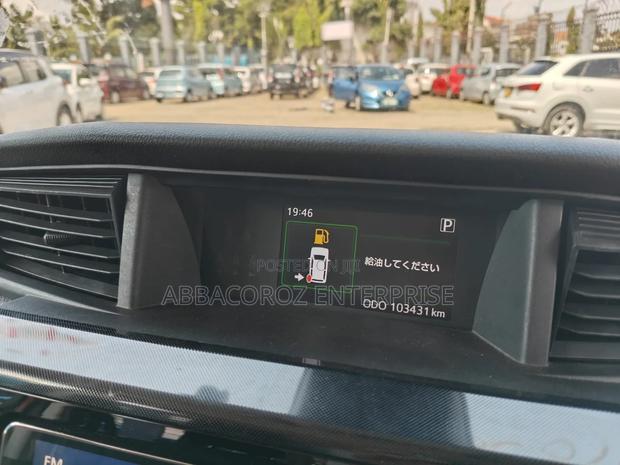 Toyota Roomy 2018 Red