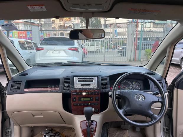Toyota Corolla Spacio 2005 Gold