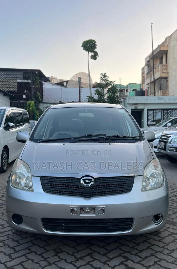 Toyota Corolla Spacio 2005 Gold