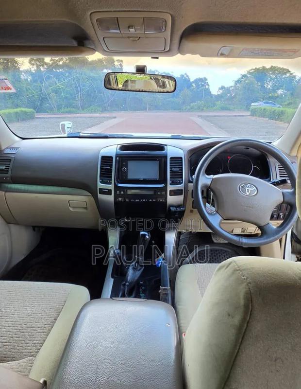 Toyota Land Cruiser Prado 2004 White
