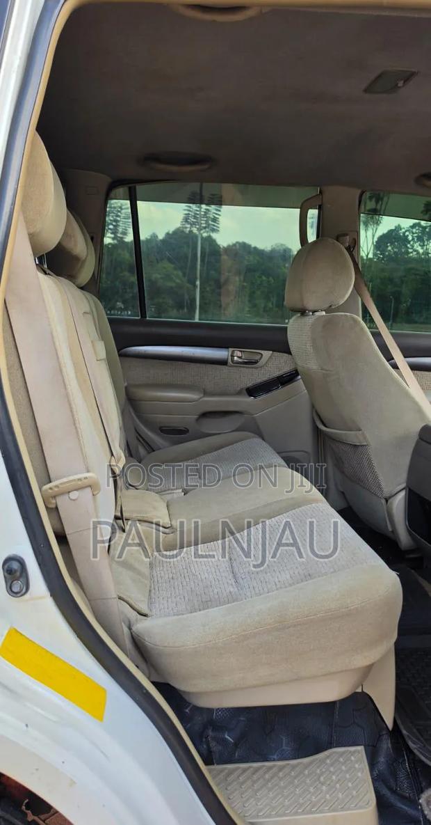 Toyota Land Cruiser Prado 2004 White