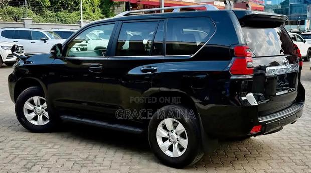 Toyota Land Cruiser Prado 2.8 2021 Black