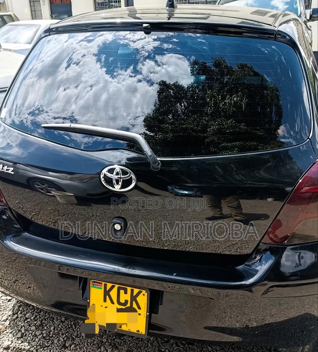 Toyota Vitz 2010 Black