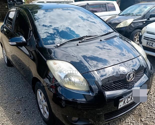 Toyota Vitz 2010 Black