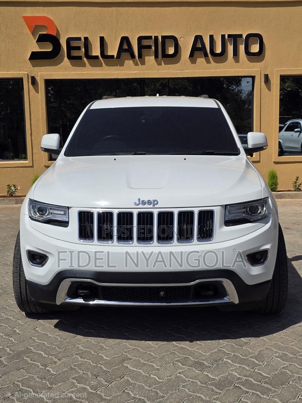 Jeep Grand Cherokee Laredo 4dr SUV 4WD (3.6L 6cyl 8A) 2015 White