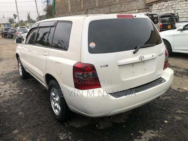 Toyota Kluger 2003 White