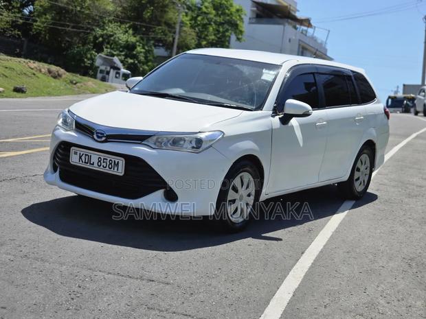 Toyota Corolla Fielder 1.5 Petrol FWD 2017 Pearl