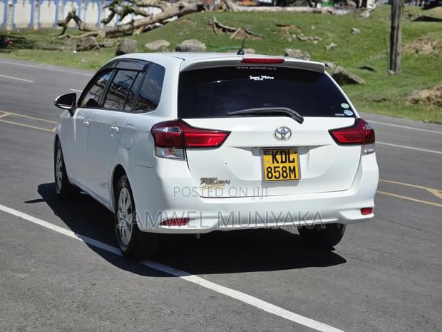 Toyota Corolla Fielder 1.5 Petrol FWD 2017 Pearl