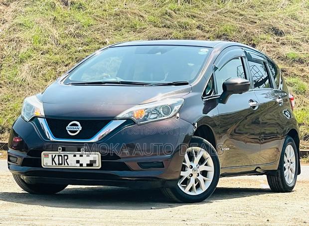 Nissan Note 1.2 Hybrid 2017 Blue