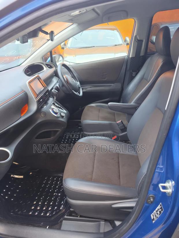 Toyota Sienta 2019 Blue
