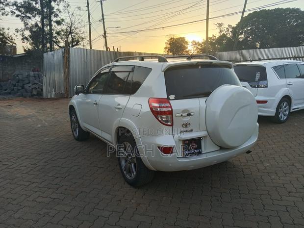 Toyota RAV4 2009 White