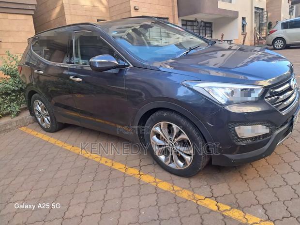 Hyundai Santa Fe 2014 Blue