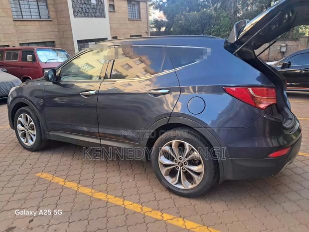 Hyundai Santa Fe 2014 Blue