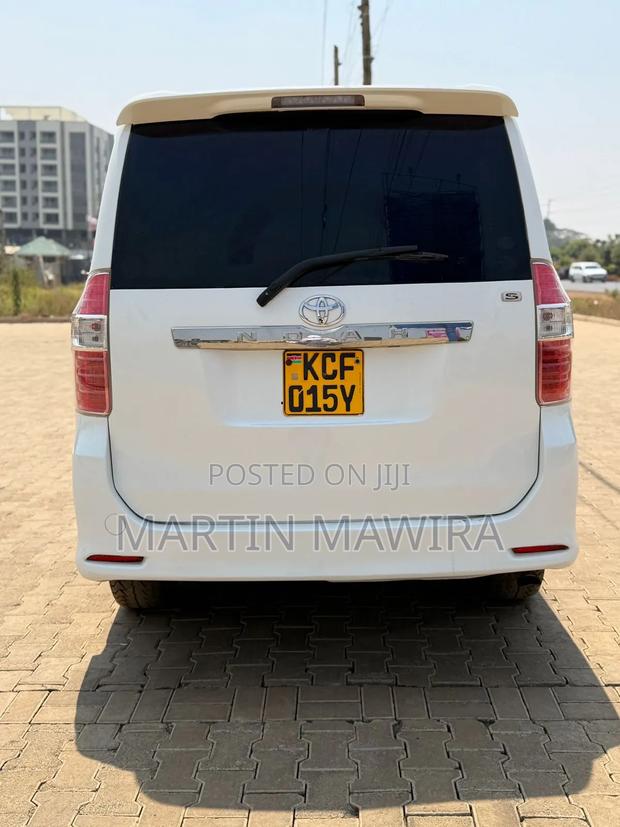 Toyota Noah 2008 White