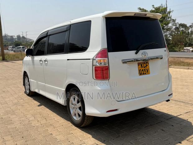 Toyota Noah 2008 White