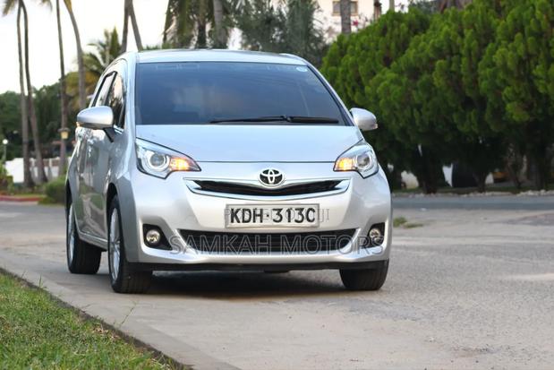 Toyota Ractis 2016 Silver