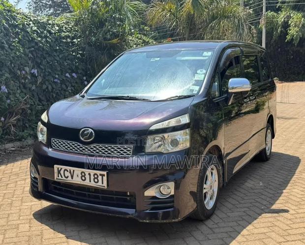 Toyota Voxy 2013 Maroon