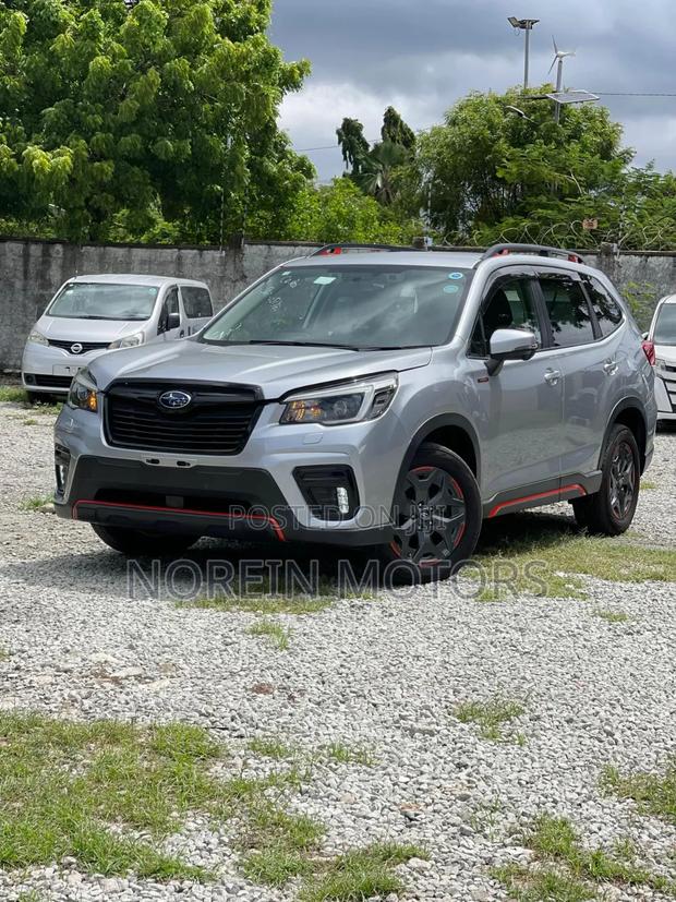 Subaru Forester 2019 Silver