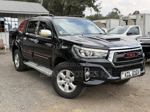 Toyota Hilux 2010 Black