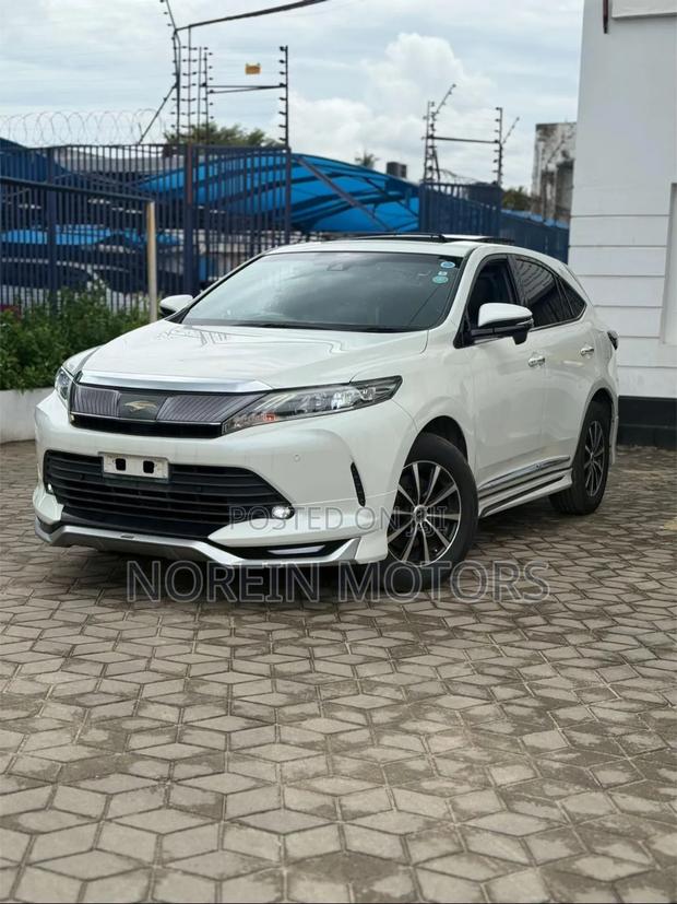 Toyota Harrier 2019 Off white