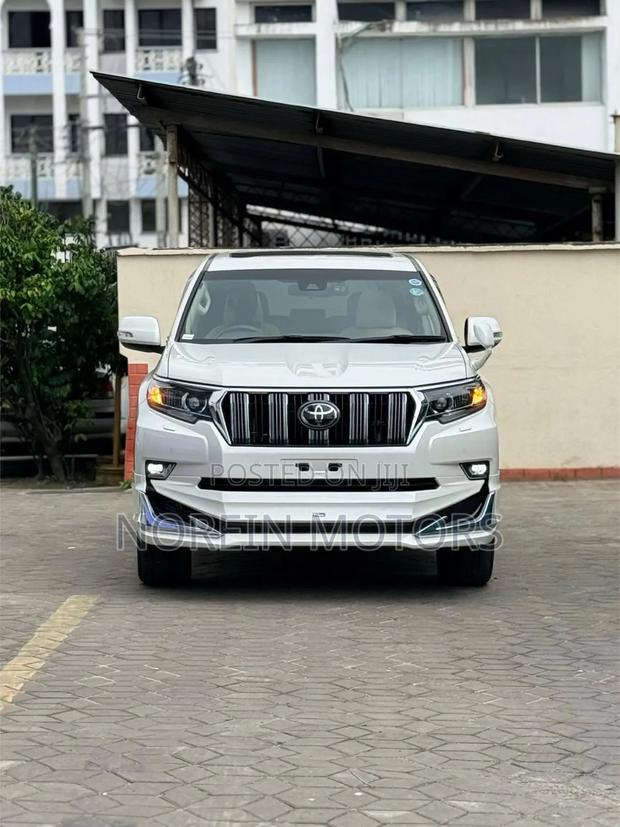 Toyota Land Cruiser Prado 2019 Off white