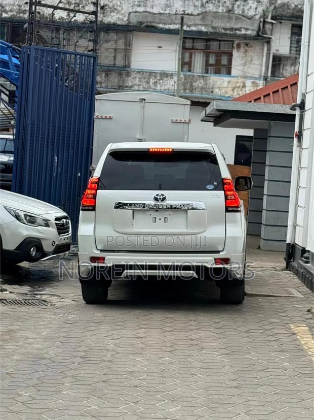 Toyota Land Cruiser Prado 2019 Off white