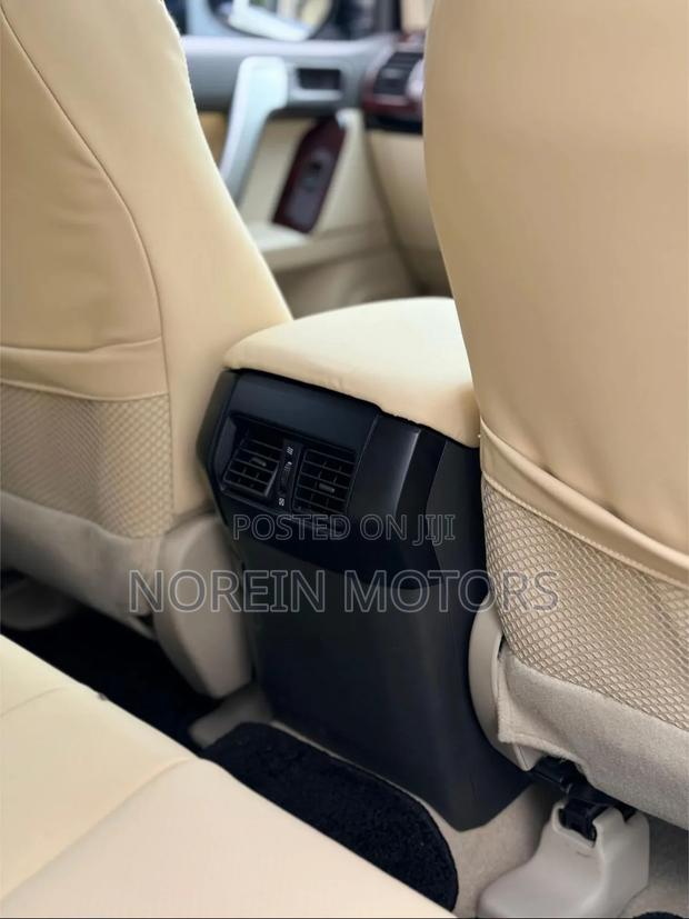 Toyota Land Cruiser Prado 2019 Off white