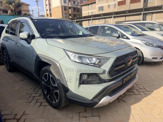 Toyota RAV4 Adventure 2019 Green