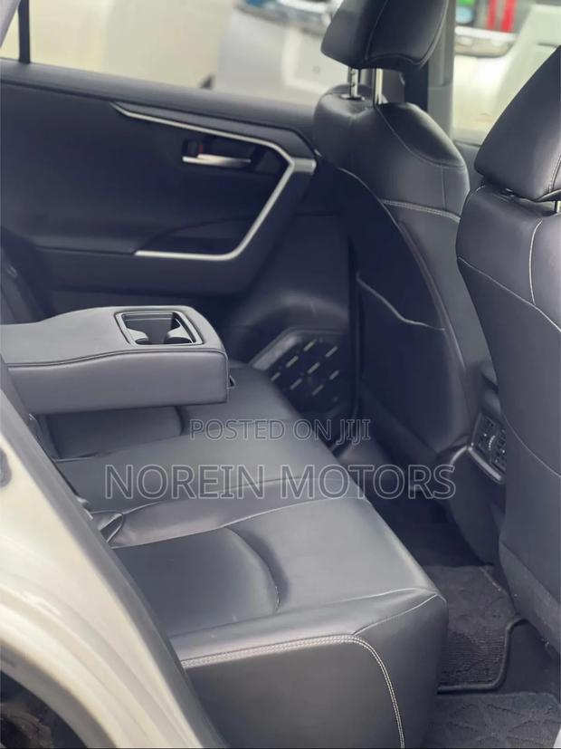 Toyota RAV4 2019 Off white