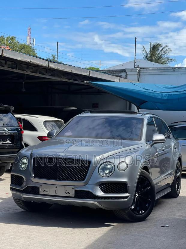 Bentley Bentayga 2017 Silver