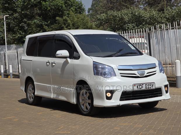 Toyota Noah 2008 White