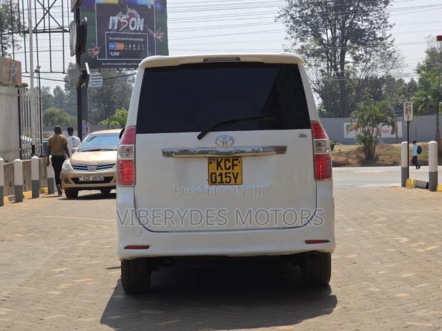 Toyota Noah 2008 White