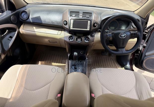 Toyota Vanguard 2011 Purple
