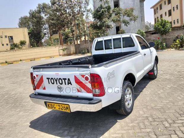 Toyota Hilux 2.5 D-4D SRX 4WD 2008 White
