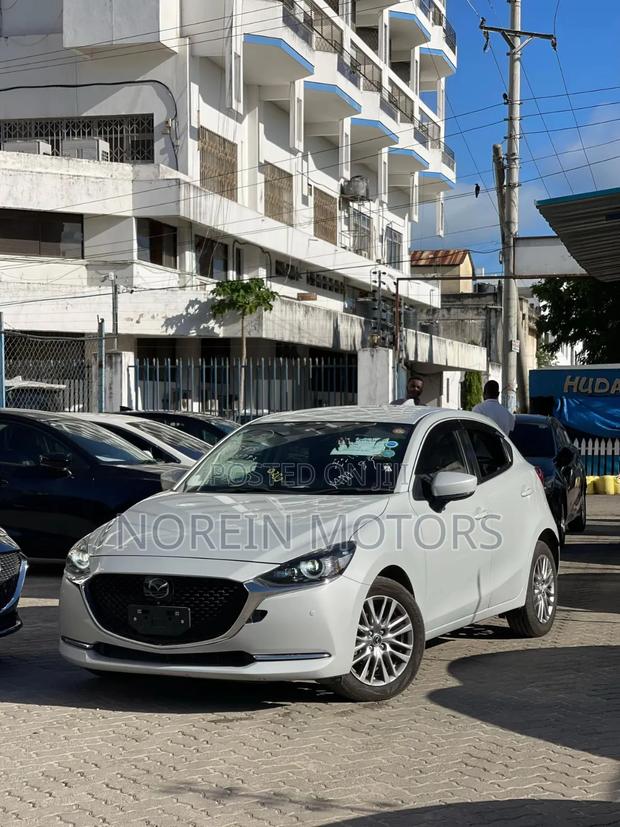 Mazda 2 2020 Silver