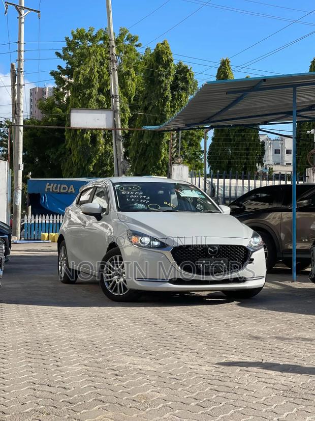 Mazda 2 2020 Silver