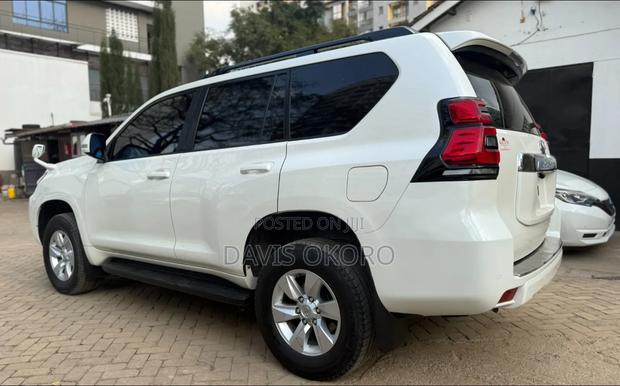 Toyota Land Cruiser Prado 2.7 2020 White