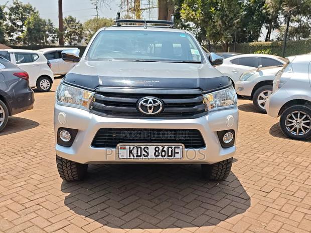 Toyota Hilux Revo Smart Cab Deisel 2.4 AWD 2017 Silver