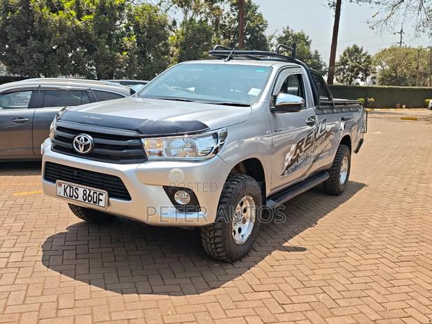 Toyota Hilux Revo Smart Cab Deisel 2.4 AWD 2017 Silver