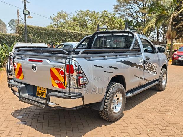 Toyota Hilux Revo Smart Cab Deisel 2.4 AWD 2017 Silver