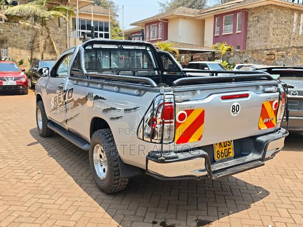 Toyota Hilux Revo Smart Cab Deisel 2.4 AWD 2017 Silver