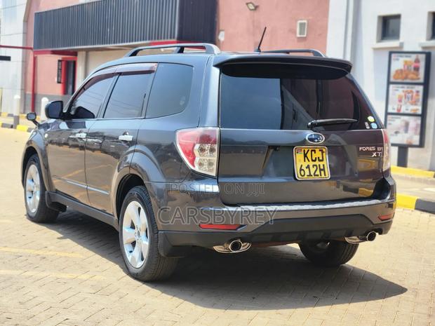 Subaru Forester 2010 Gray