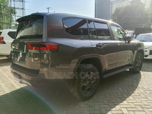 Toyota Land Cruiser 2022 Gray