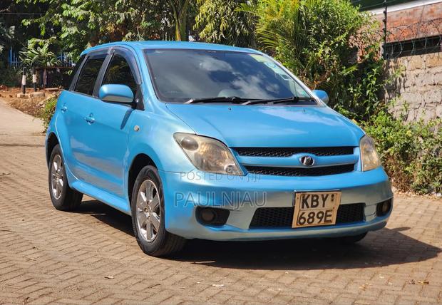 Toyota IST 2006