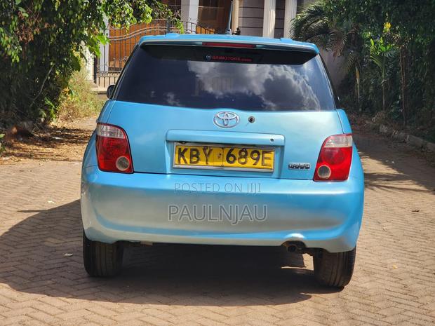 Toyota IST 2006