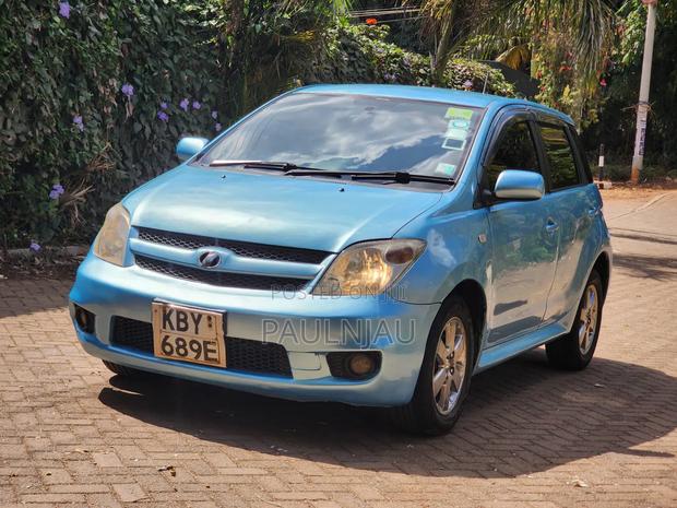 Toyota IST 2006