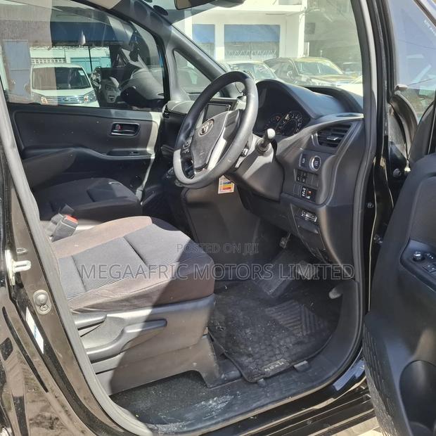 Toyota Noah 2.0 AWD (8 Seater) 2019 Black