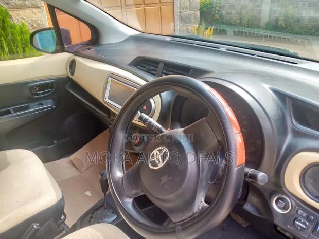 Toyota Vitz 1.0 FWD 5dr 2012 Black