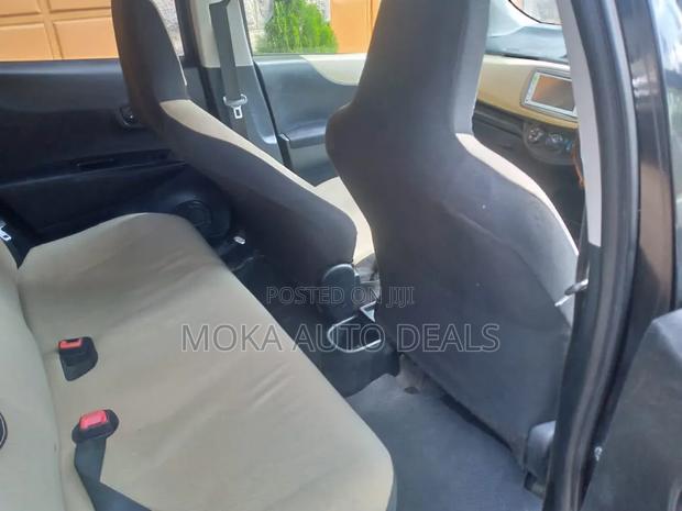Toyota Vitz 1.0 FWD 5dr 2012 Black
