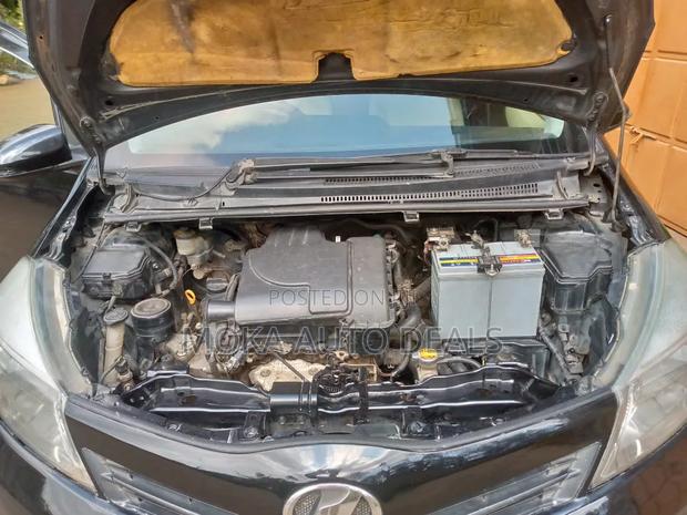 Toyota Vitz 1.0 FWD 5dr 2012 Black